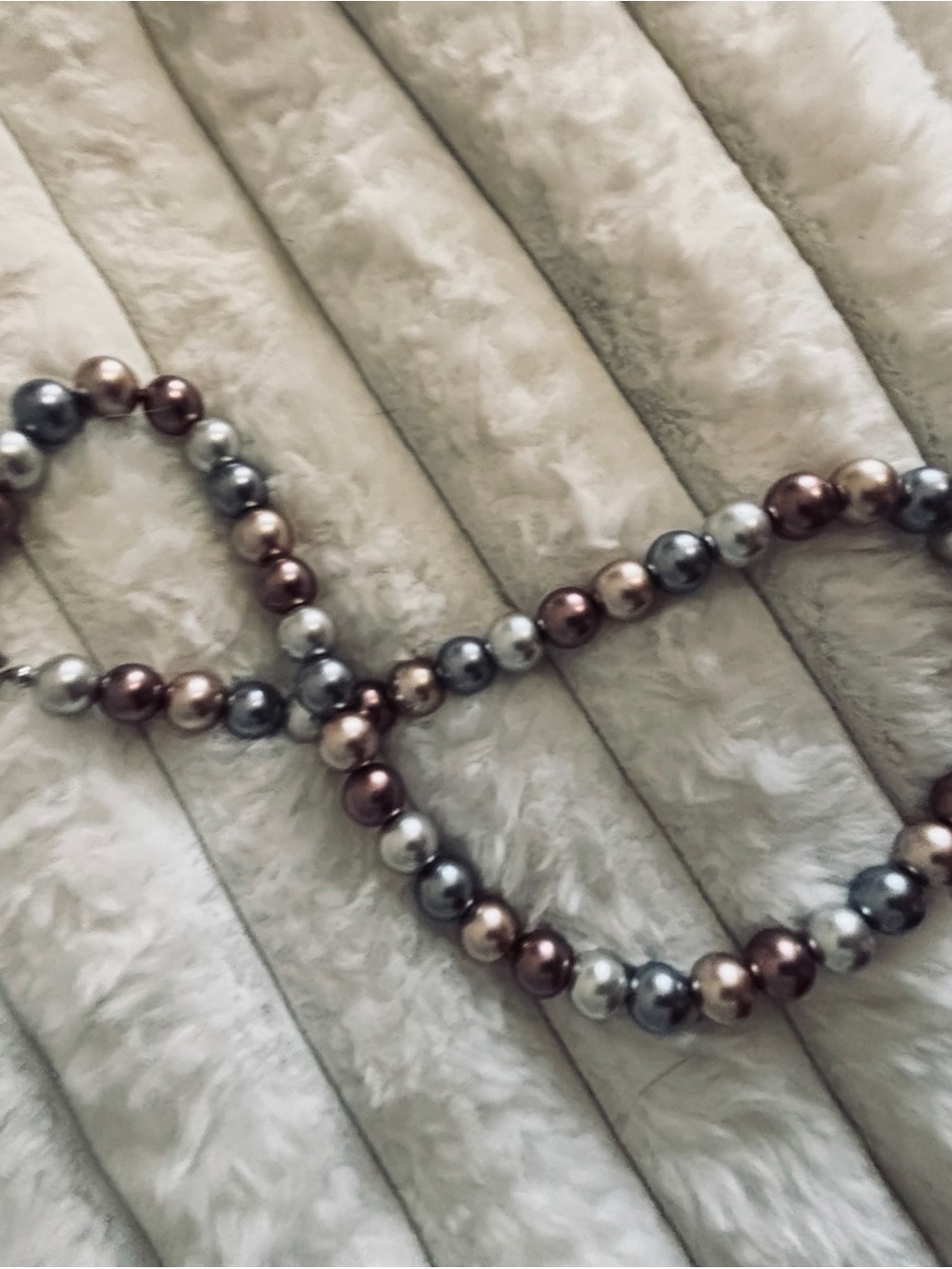 Classic Triple-Tone Pearl Necklace - Gray, Bronze & Silver